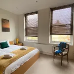 Cambridge Stays Diamond 2Br Apartment-Central-Parking-Walk To City & Train Station