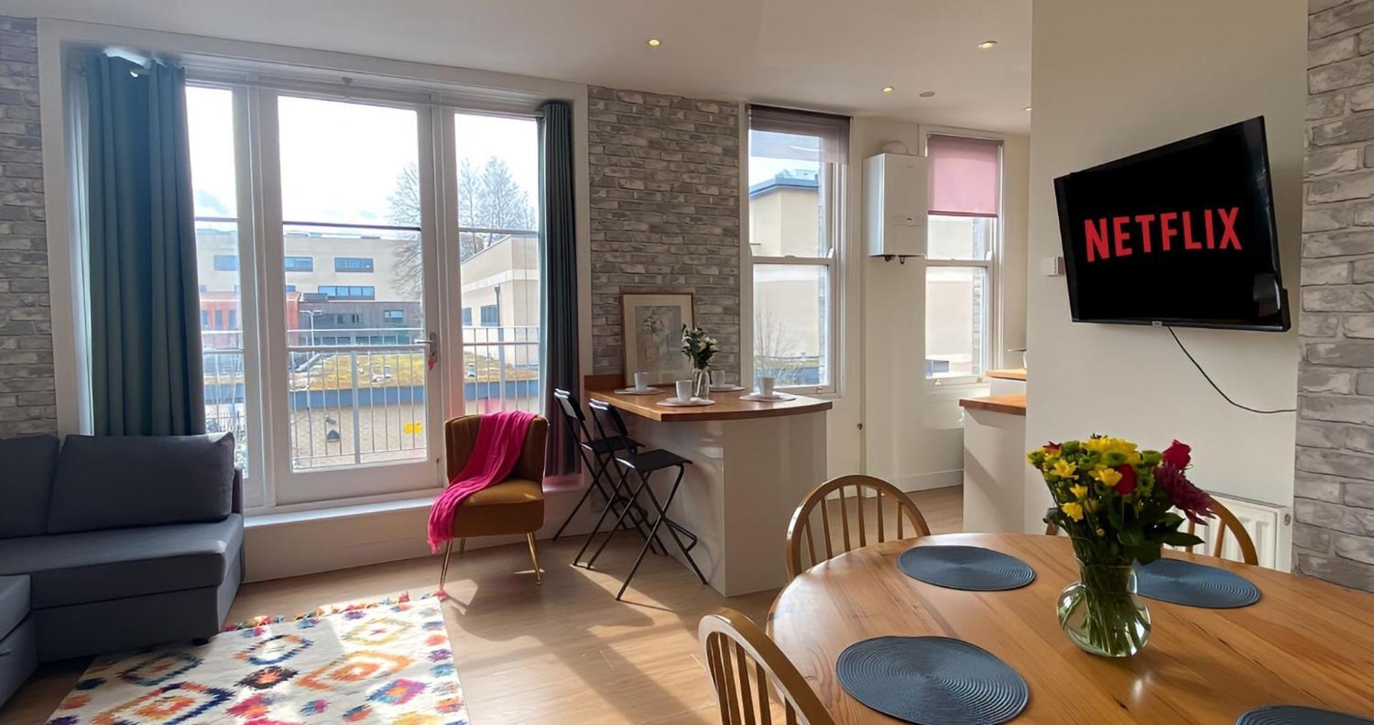 Diamond 2br Apartment-central-parking-walk To City & Train Station Cambridge