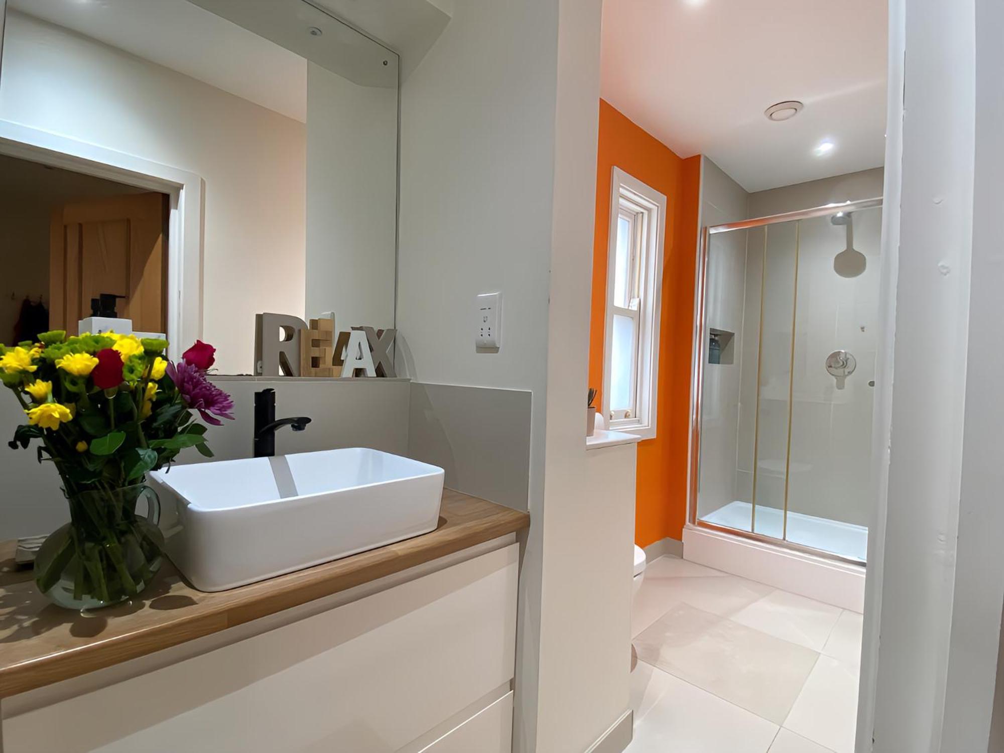 Diamond 2br Apartment-central-parking-walk To City & Train Station * Cambridge