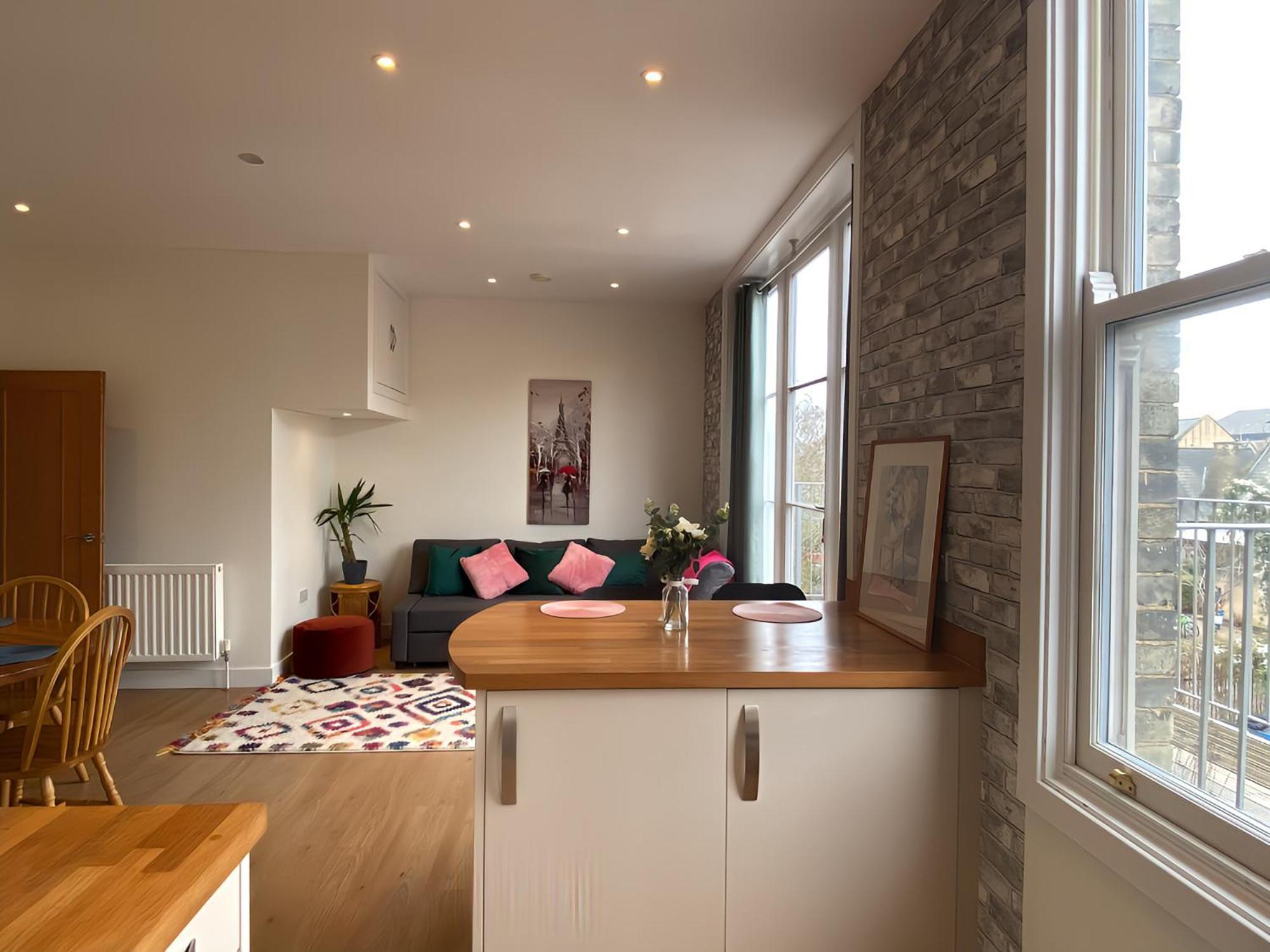 Apartamento Diamond 2br Apartment-central-parking-walk To City & Train Station *